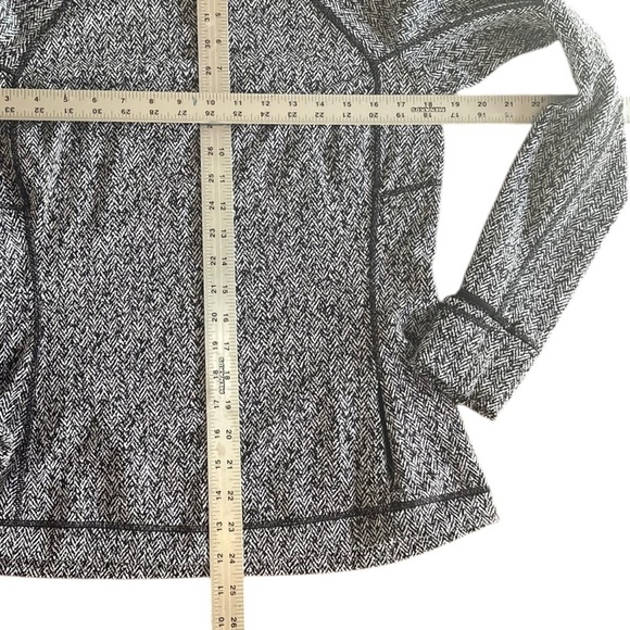Lululemon Runderful Herringbone Cold Weather Stretch Running Top Sz 10 Like New - Picture 8 of 11